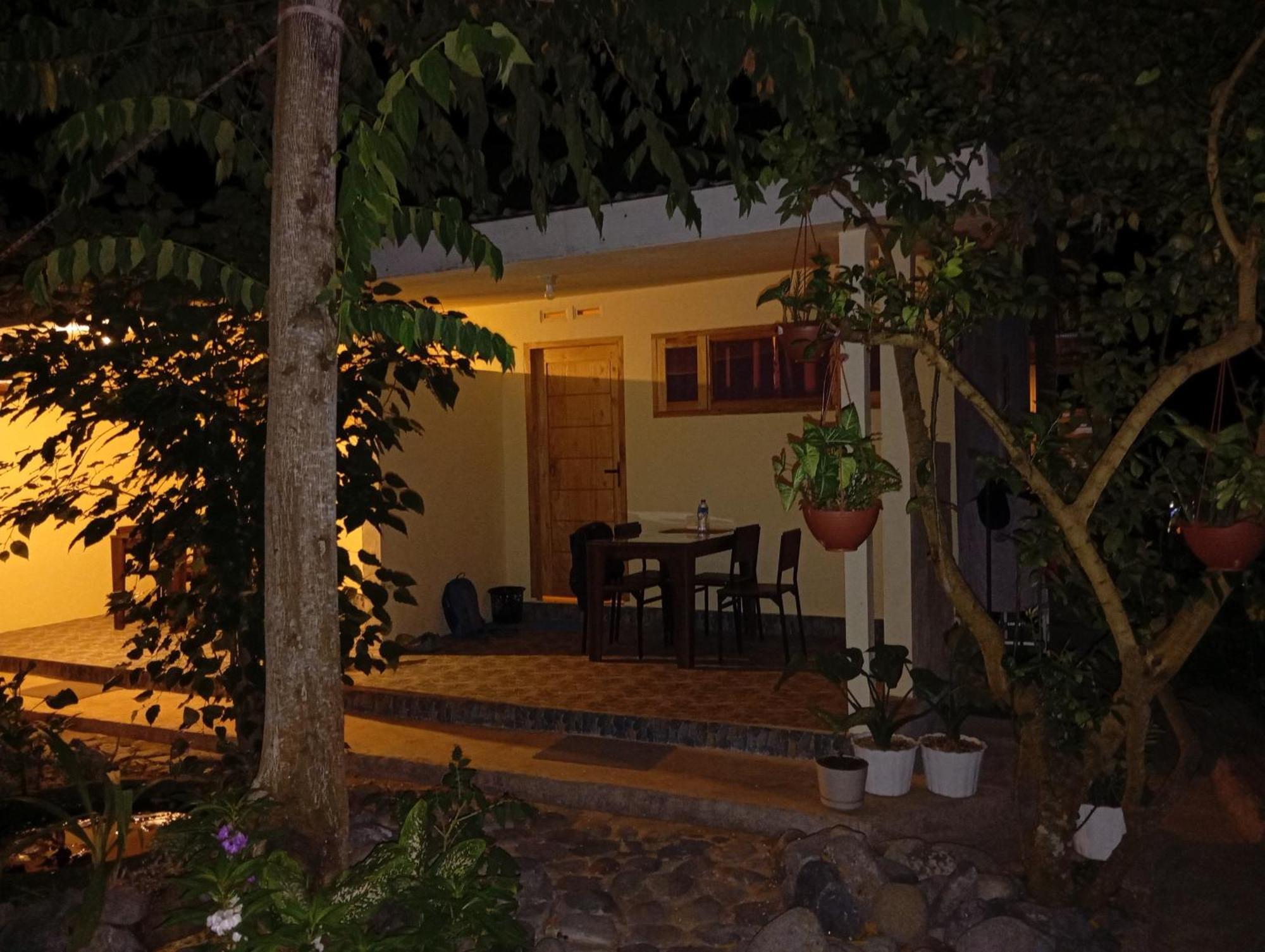 Rumah Kawan Senaru House Of Friend Esterno foto